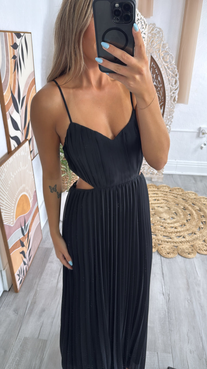 Make Memories Pleated Maxi, Black