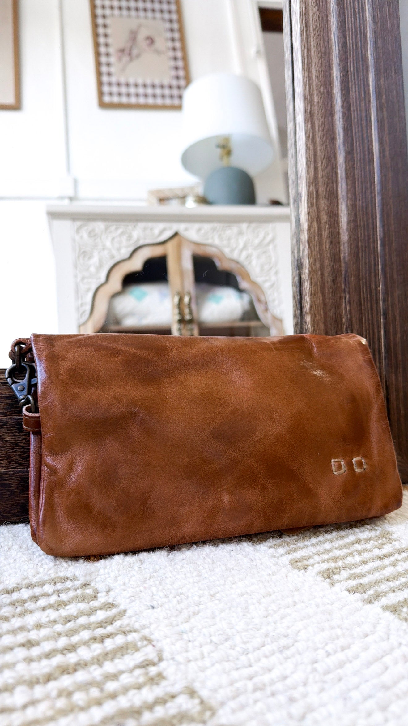 BedStu Cadence Crossbody, Tan Rustic – Everyday Chic Boutique
