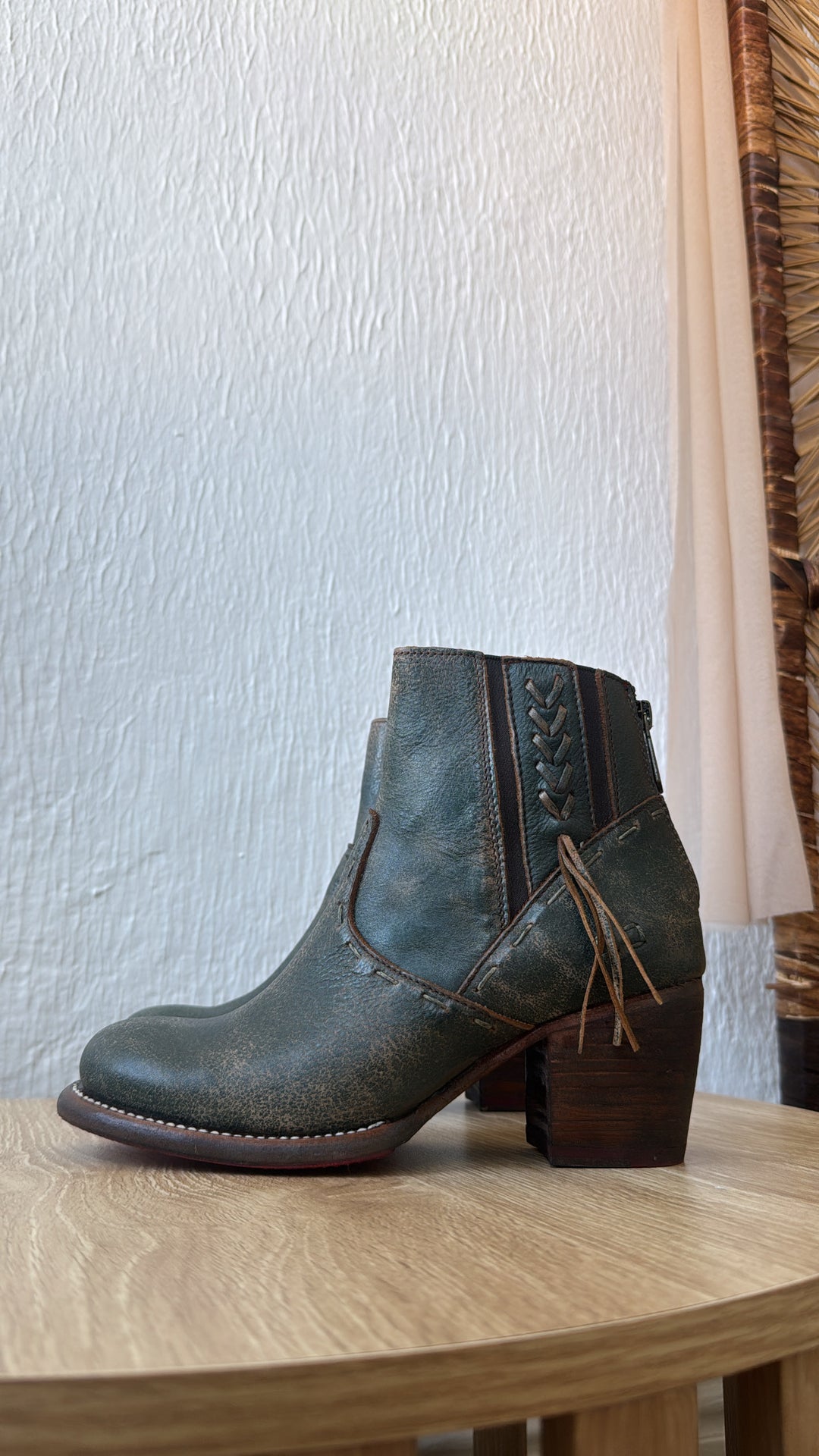 Bedstu Celestine, Dark Teal Lux