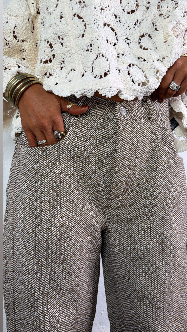 Crescent Bay Herringbone Barrel Pant, Brown