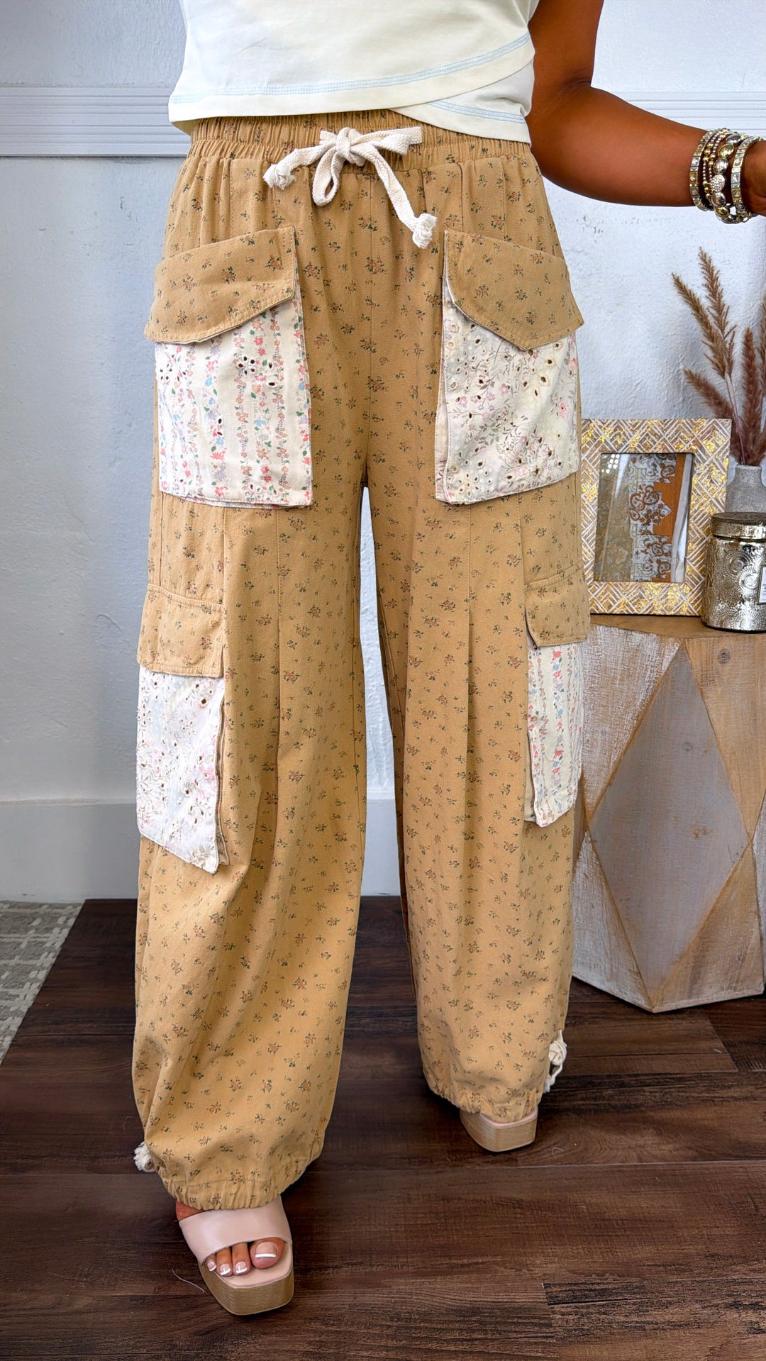 Floral Eyelet Pocket Jogger, Tan