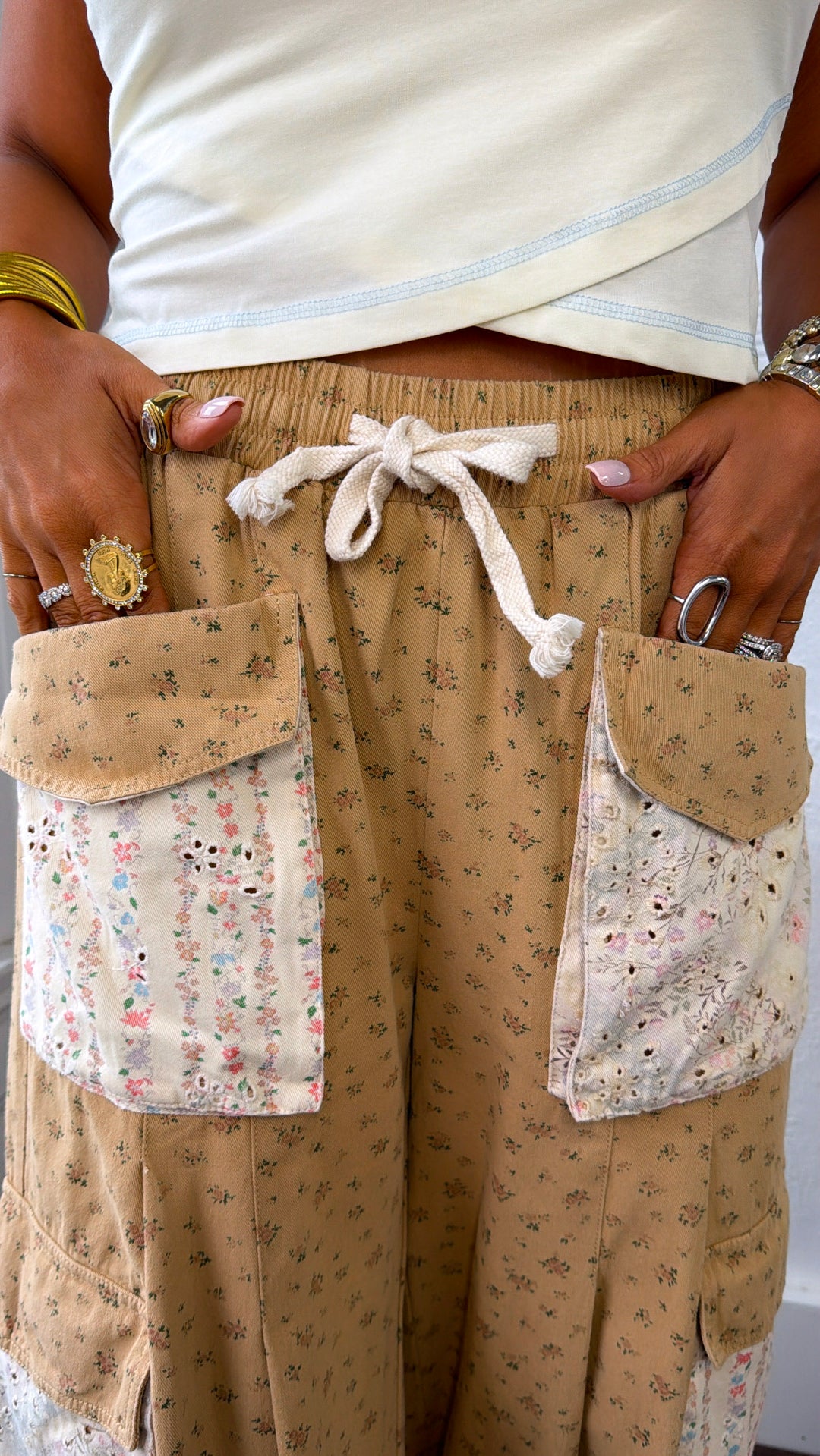 Floral Eyelet Pocket Jogger, Tan