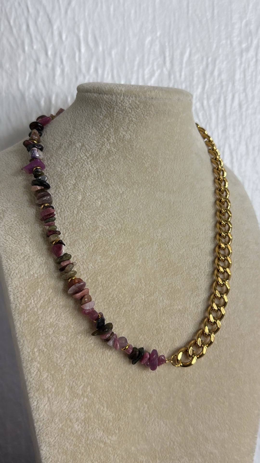 Treasure Jewels: Mauve Stone & Chain Necklace