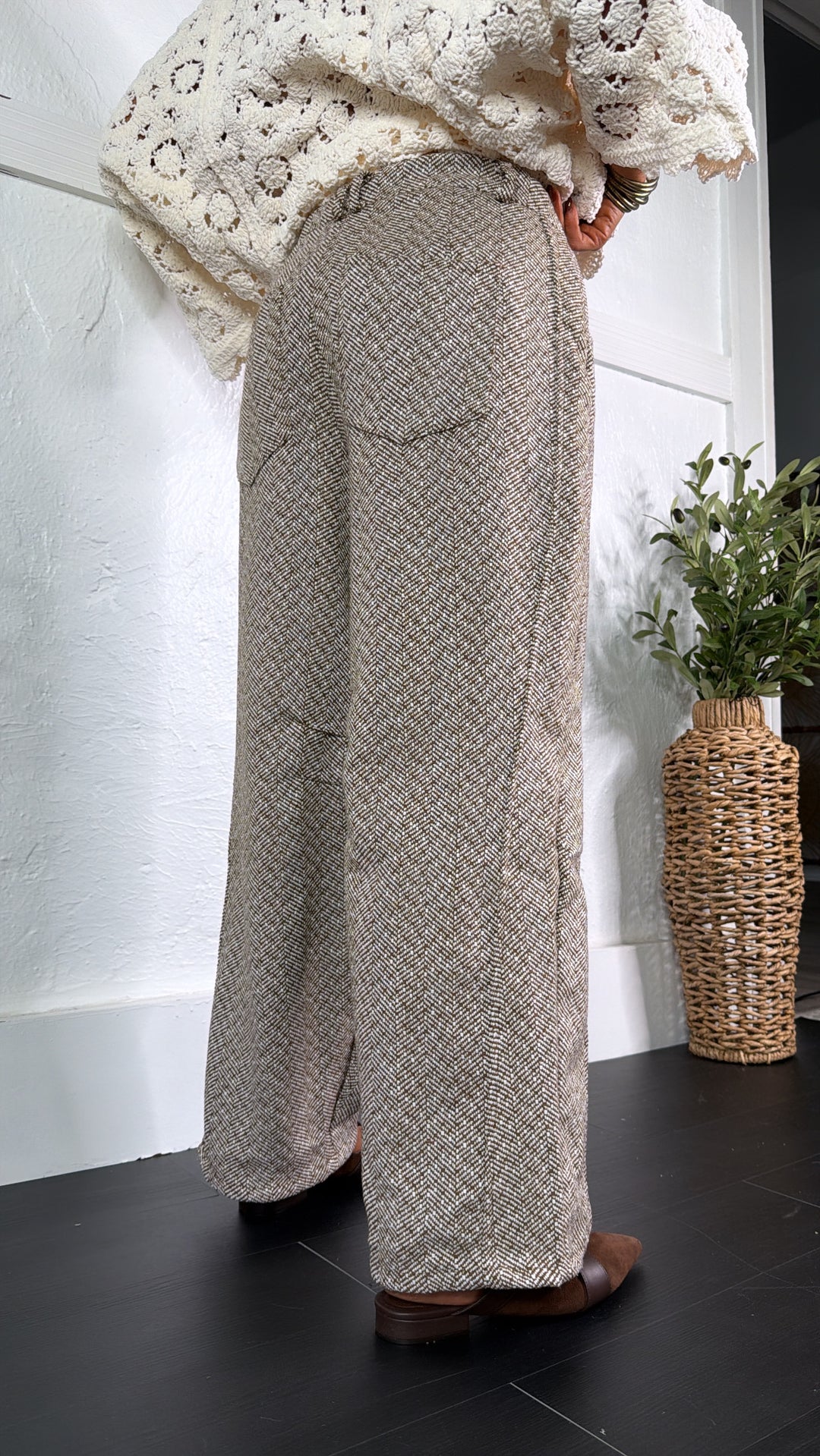 Crescent Bay Herringbone Barrel Pant, Brown