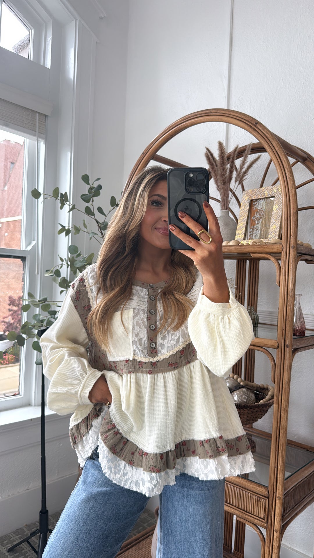 DOORBUSTER: POL Simple & Sweet Blouse, Cream