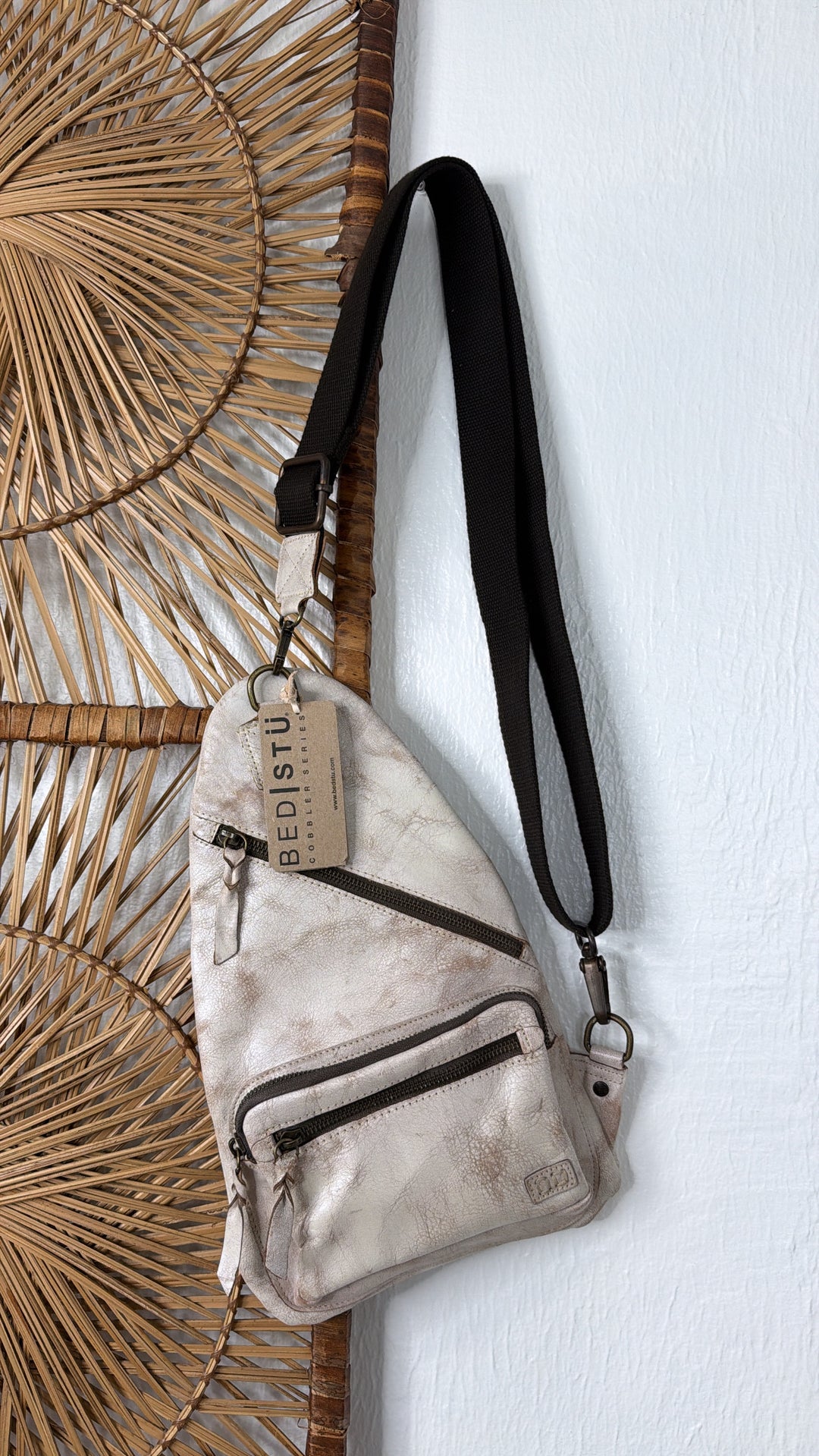 BedStu Andie, Nectar Lux