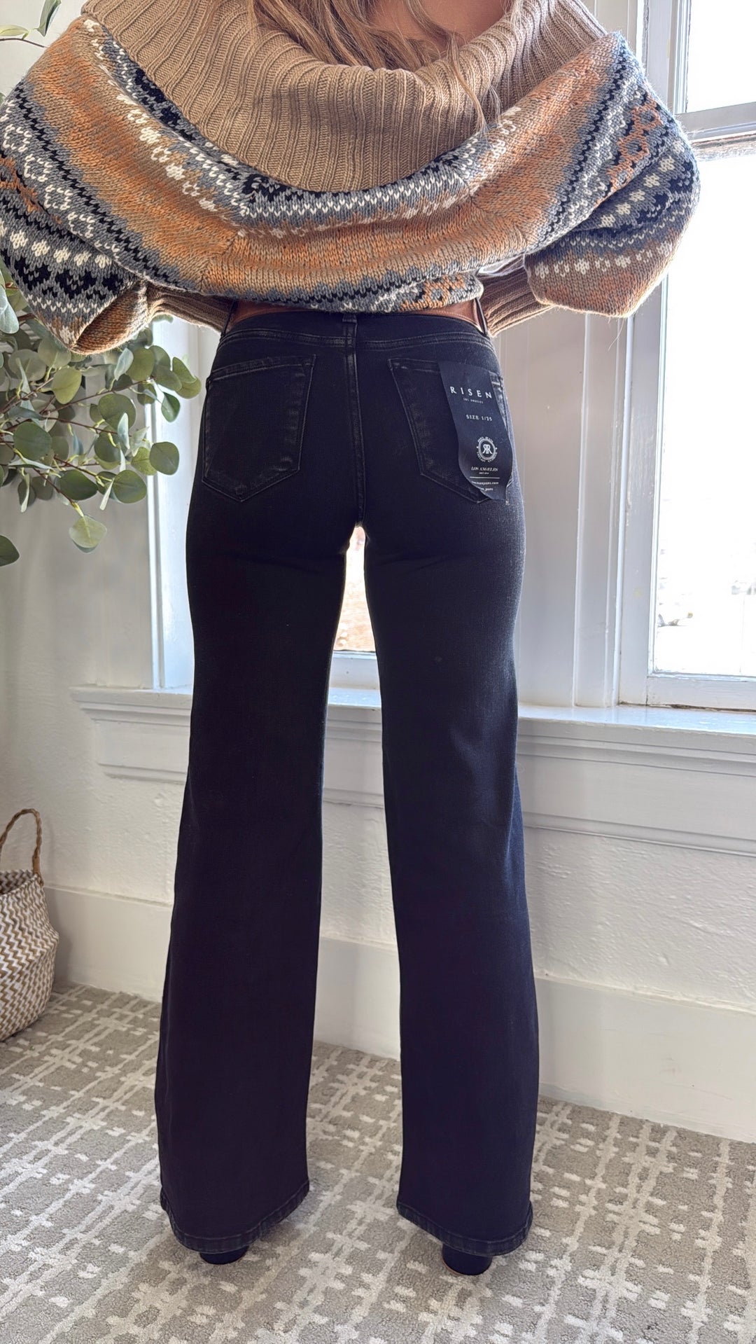 Duke Mid Rise Black Denim, Risen