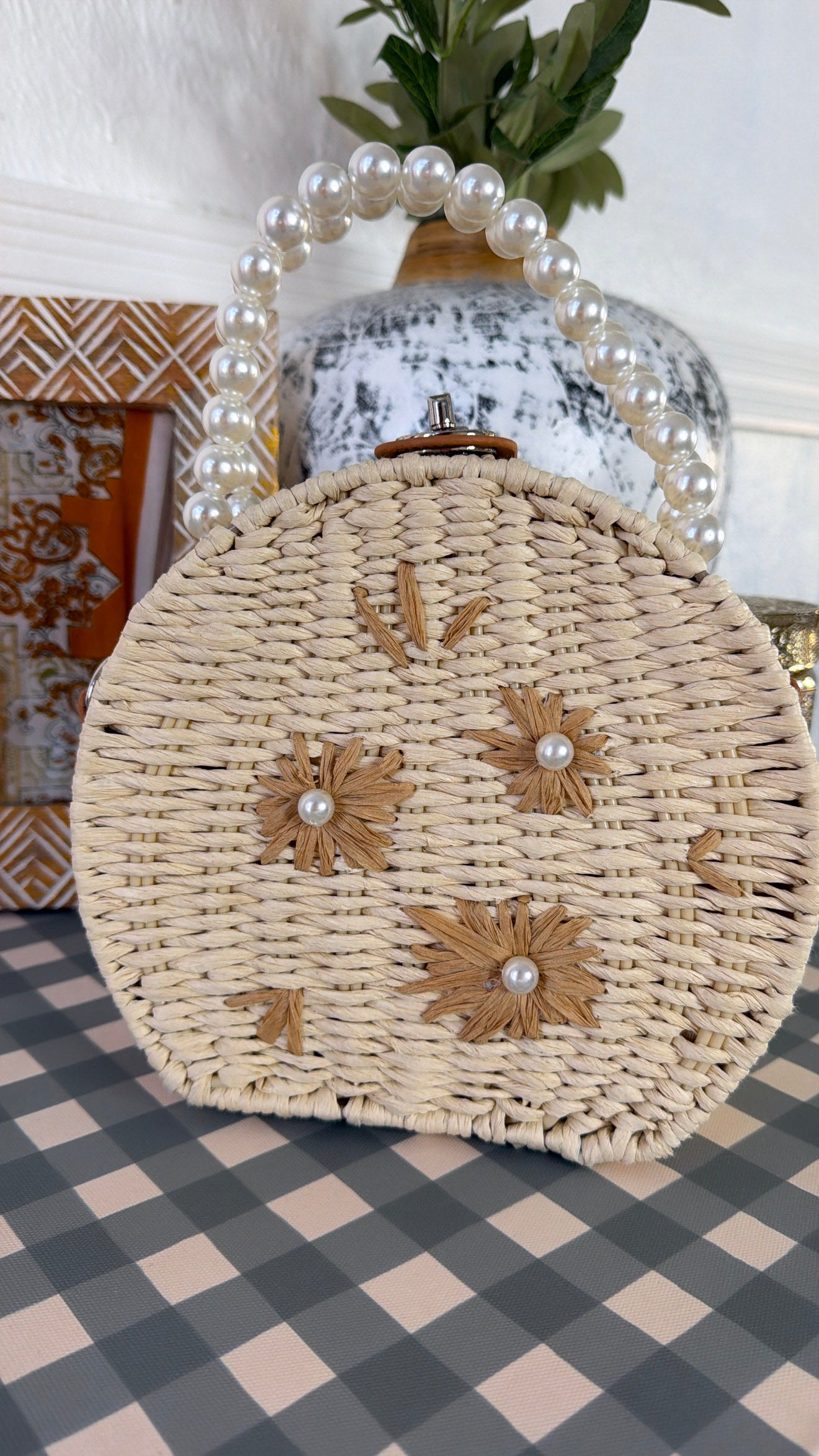 Pearl Flower Handbag, Beige – Everyday Chic Boutique