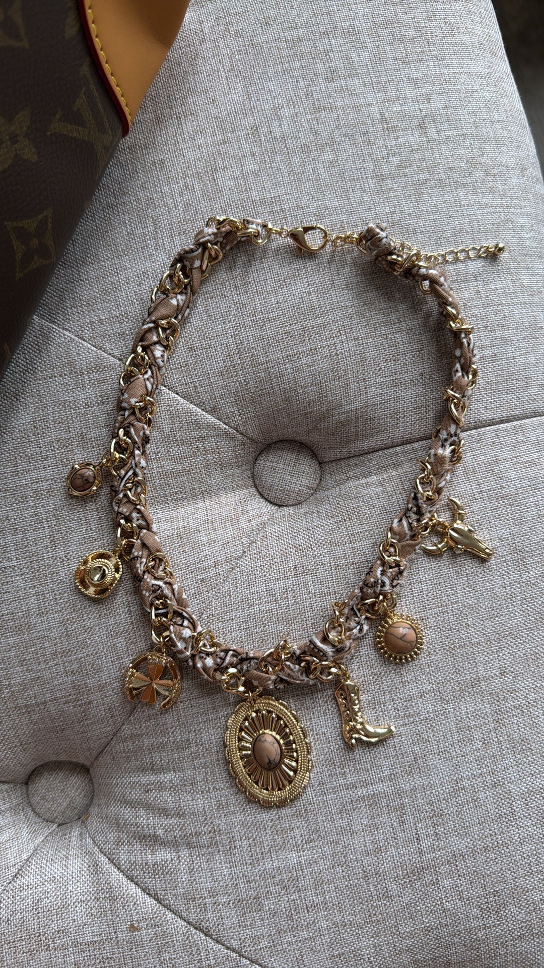 Western Charm Necklace, Beige/Gold