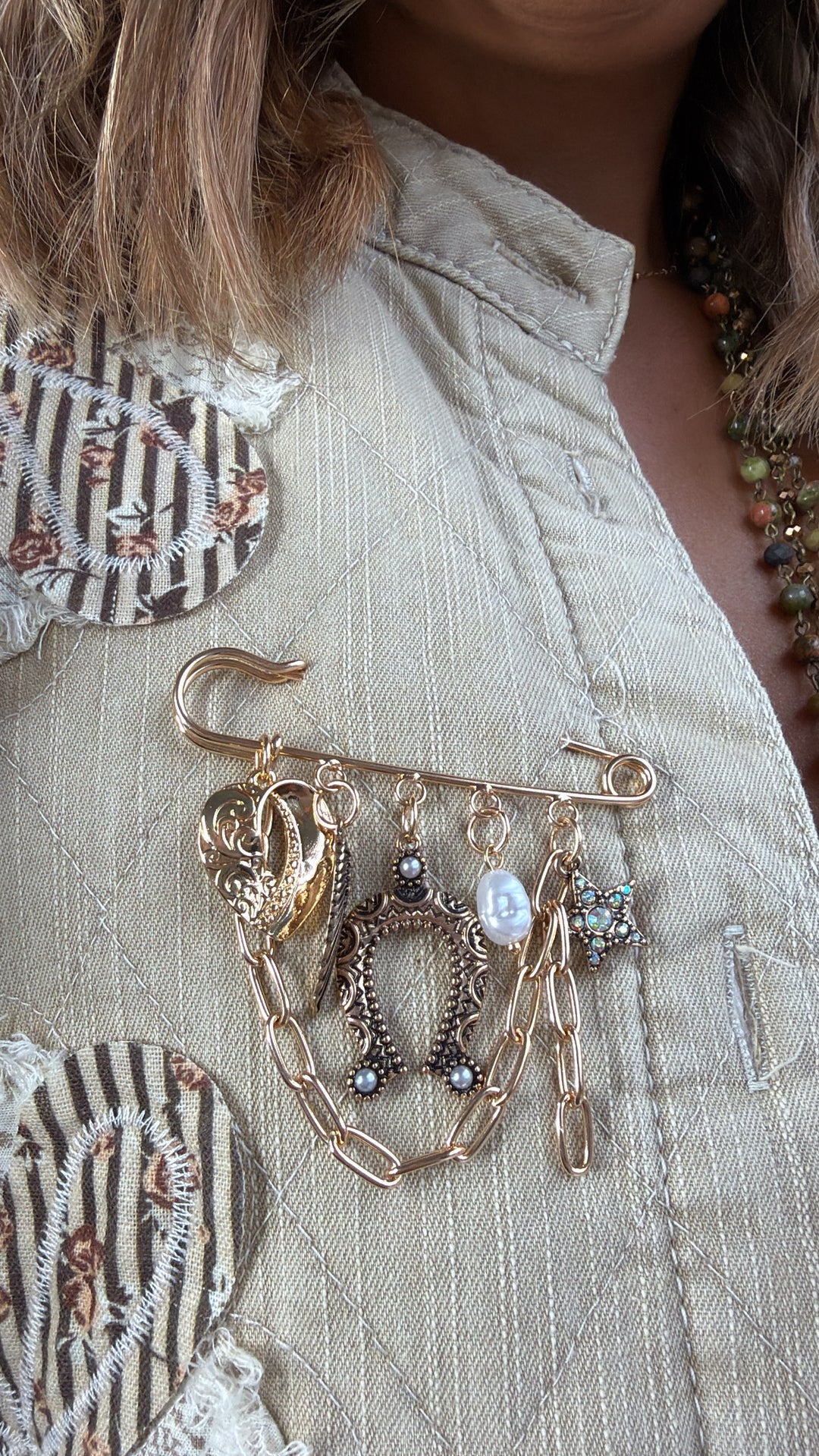 Horseshoe Charm Brooch