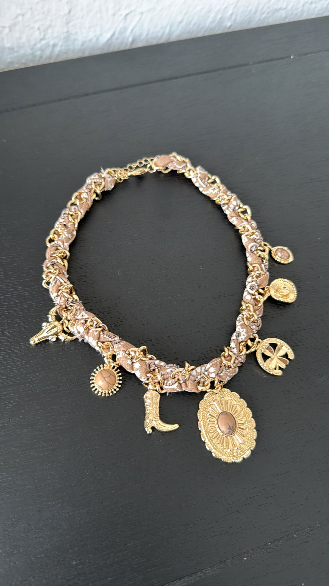 Western Charm Necklace, Beige/Gold