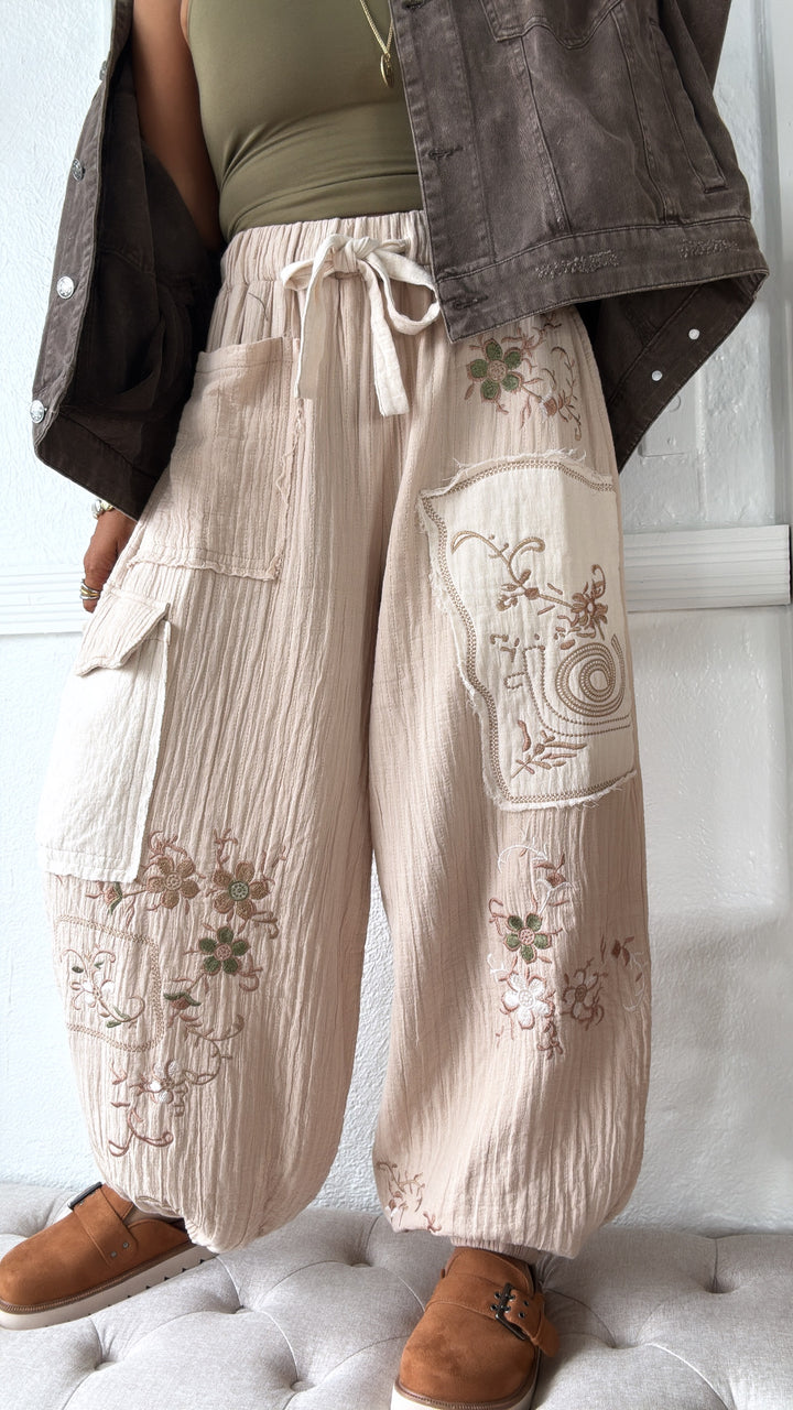 Terra Embroidered Jogger, Natural