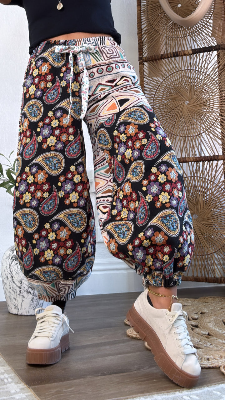 Paisley Fields Jogger, Black Multi