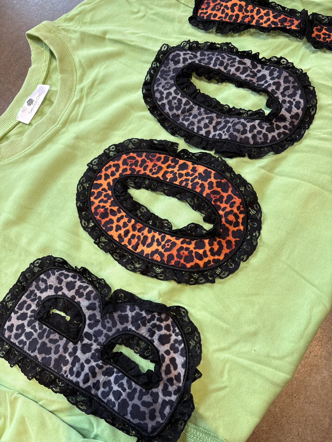 Leopard Boo & Lace Sweatshirt, Dk.Lime