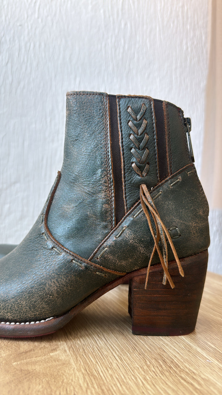 Bedstu Celestine, Dark Teal Lux