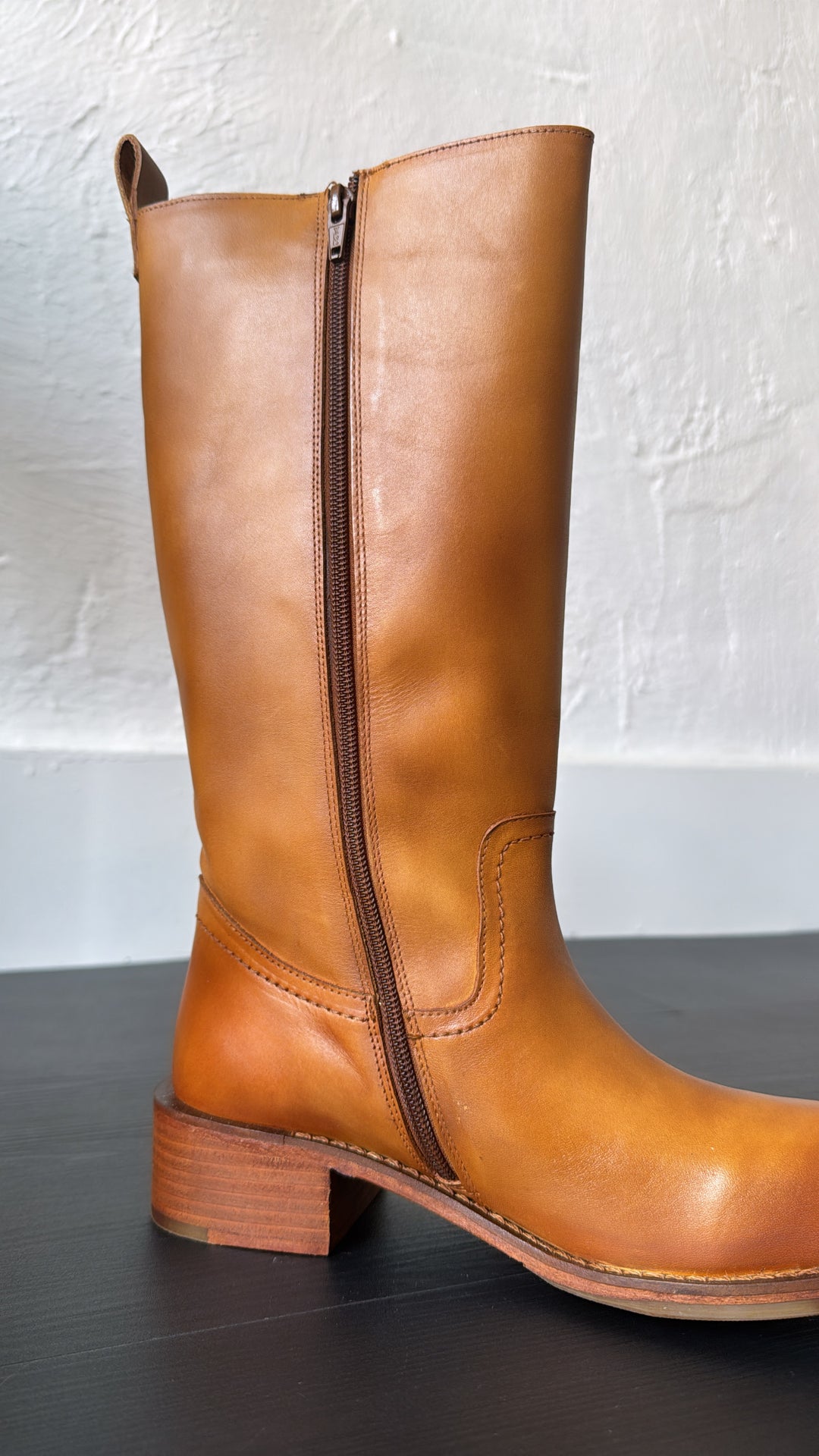 Bedstu Froe Roan, Banana Tan Distressed