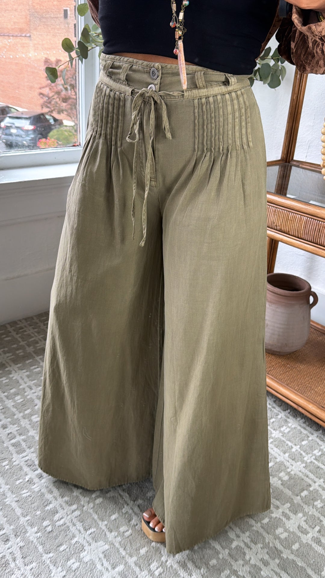 Aged Oak Wide Leg Pant, Olive