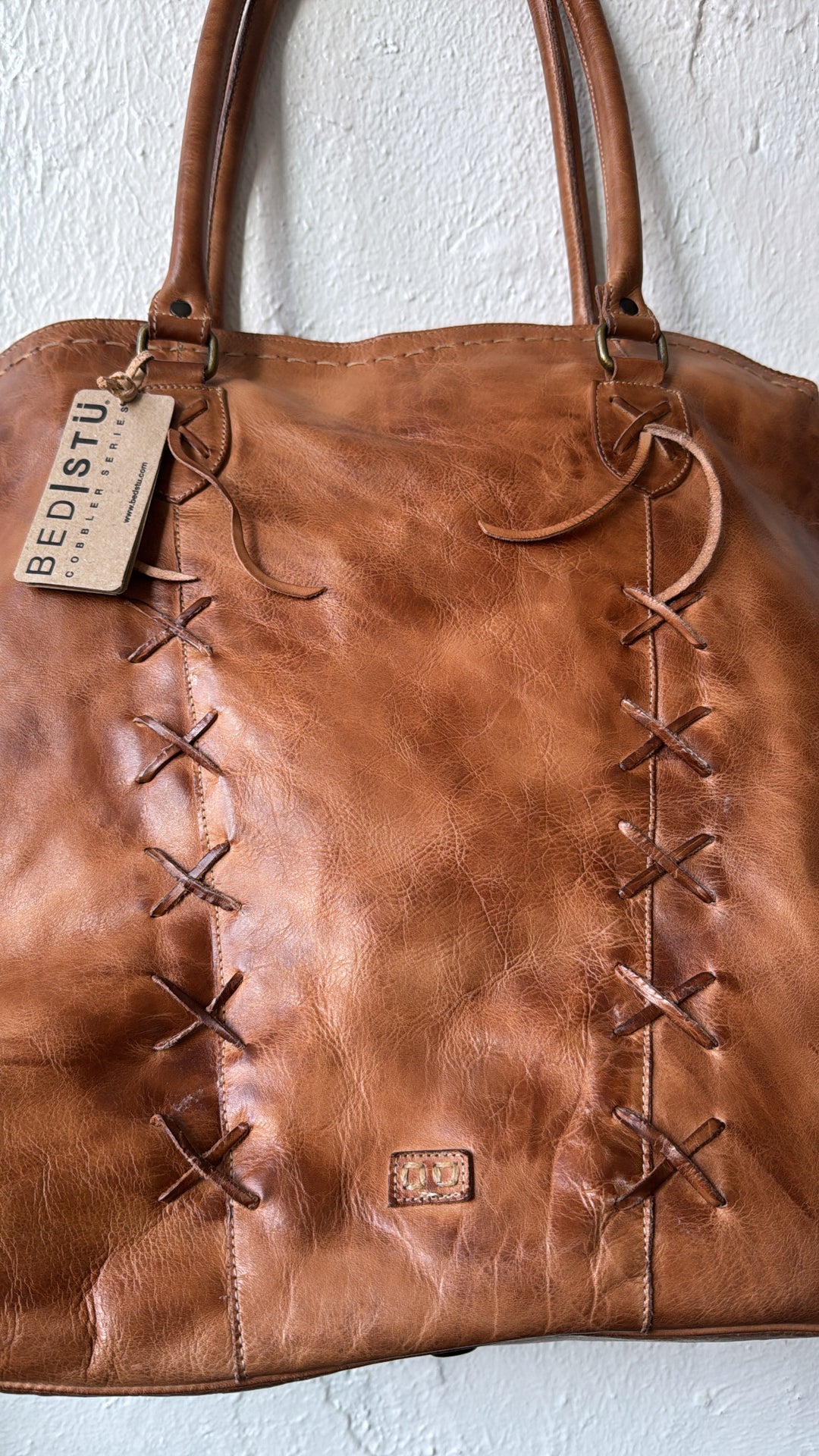 Bedstu Rebekah, Tan Rustic