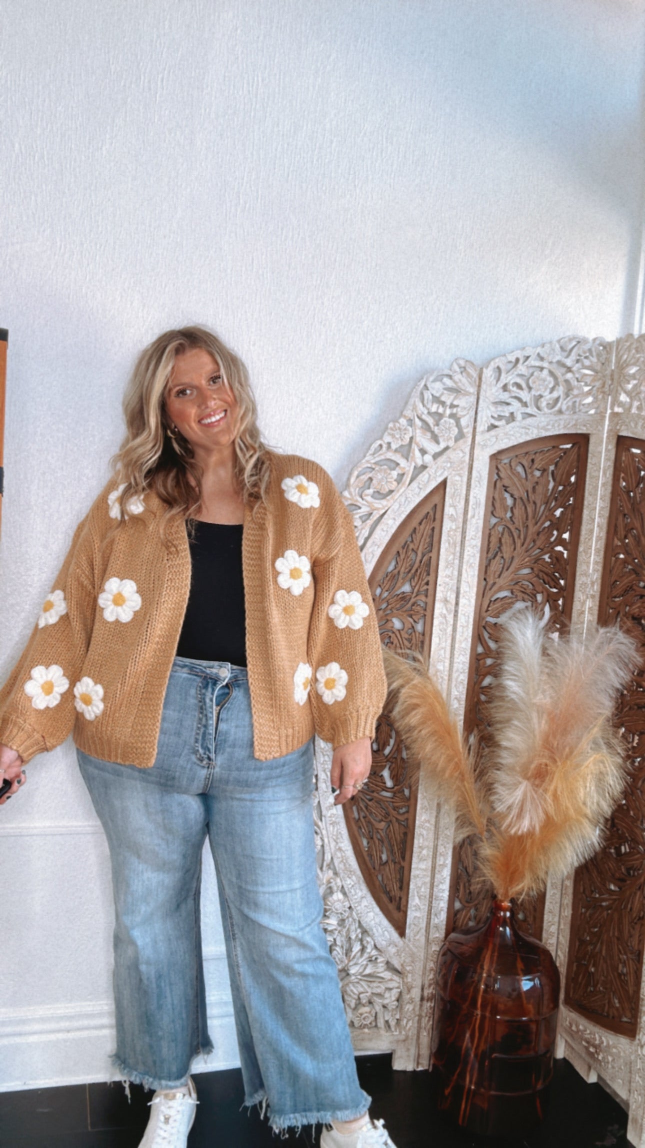 Touch Of Daisy Floral Knit Cardi, Camel – Everyday Chic Boutique