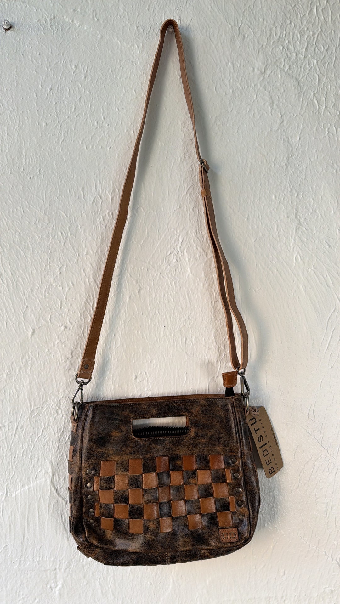 Bedstu Keiki, Black Lux Tan Rustic