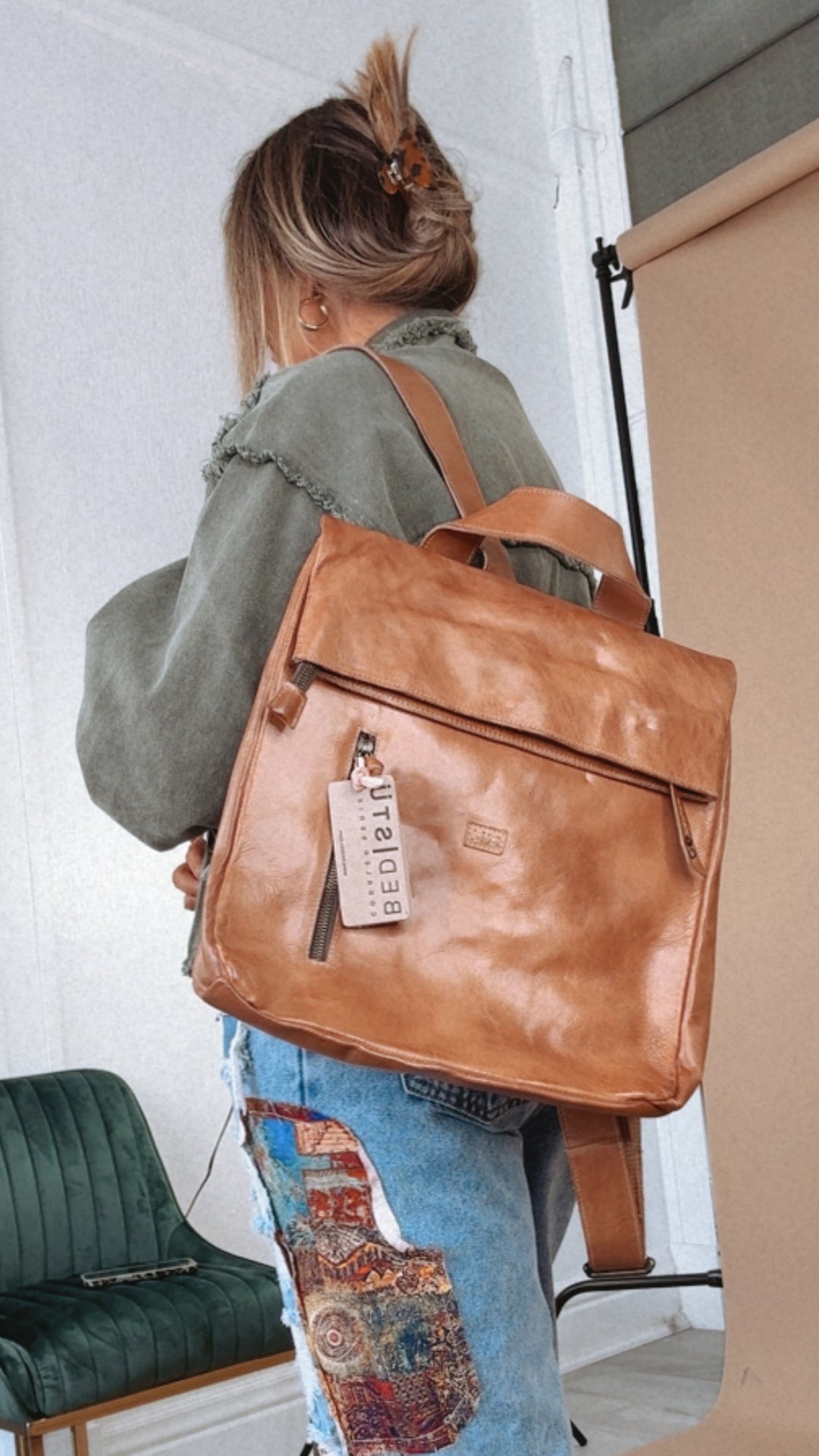 BedStu Howie , Tan Rustic