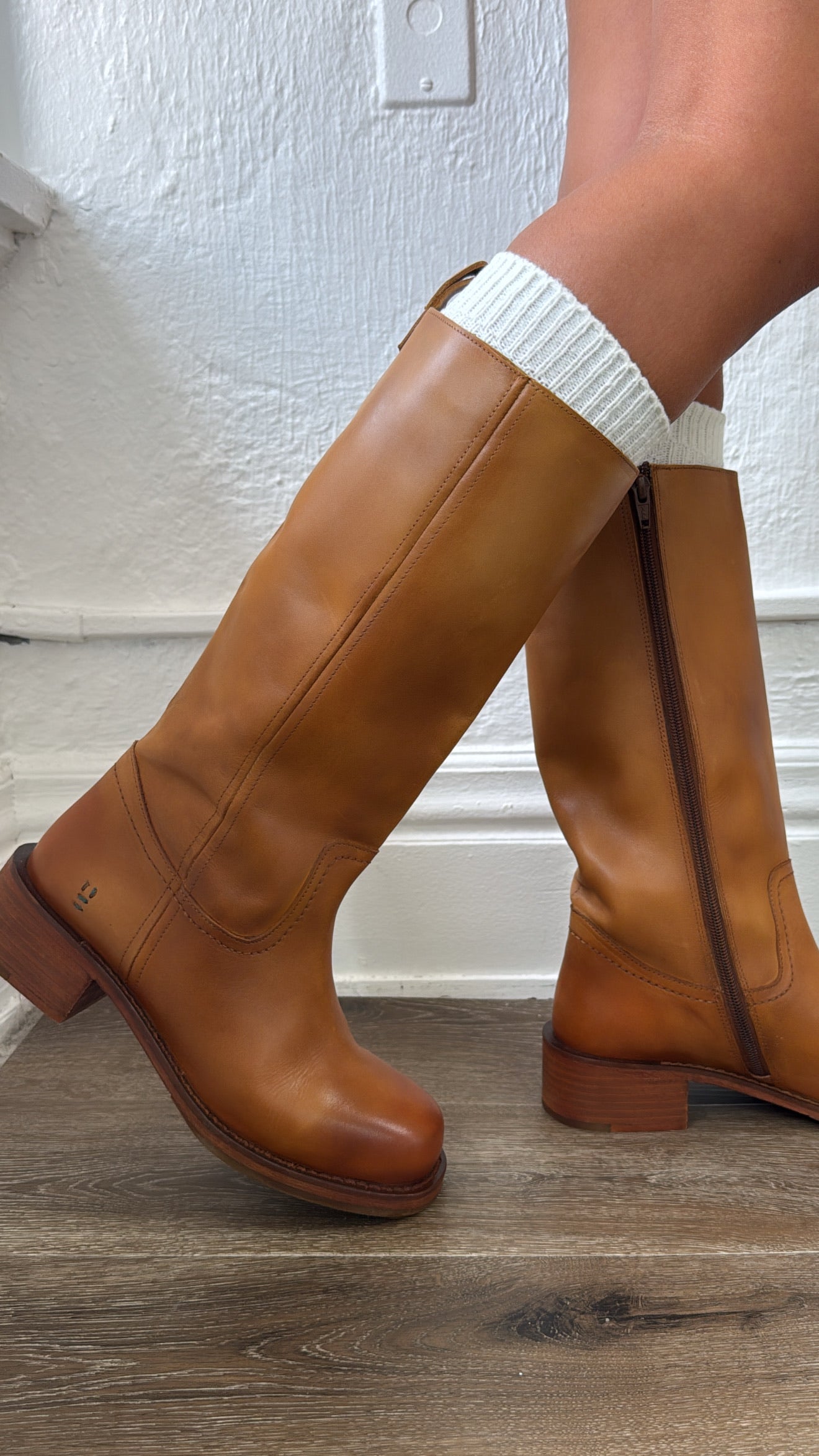 Bedstu Froe Roan, Banana Tan Distressed – Everyday Chic Boutique