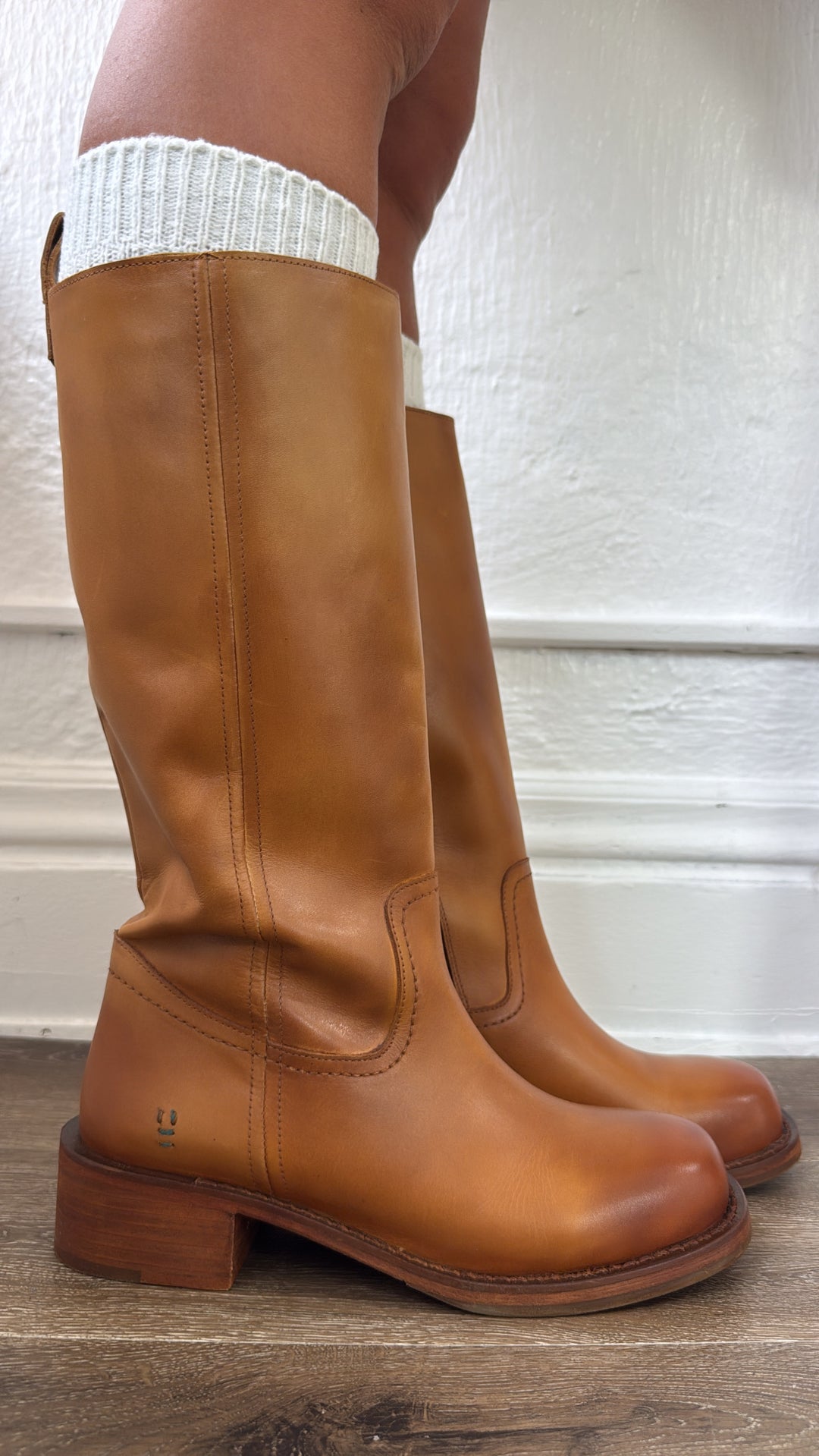 Bedstu Froe Roan, Banana Tan Distressed