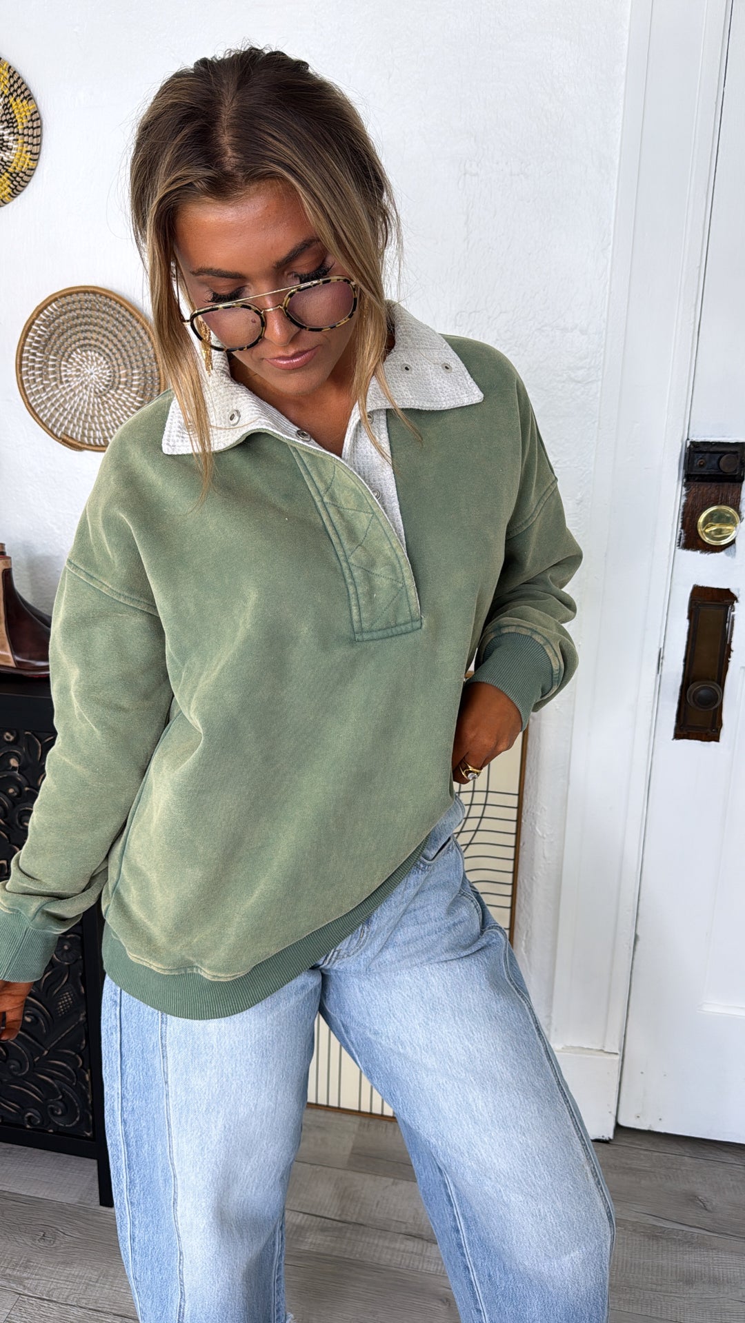 Evergreen Trail Sweatshirt, Sage Green – Everyday Chic Boutique