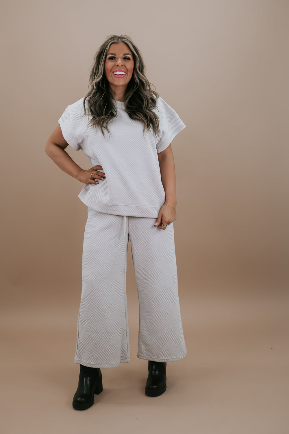 Two Piece Textured Wide Leg Pant Set, Oatmeal – Everyday Chic Boutique