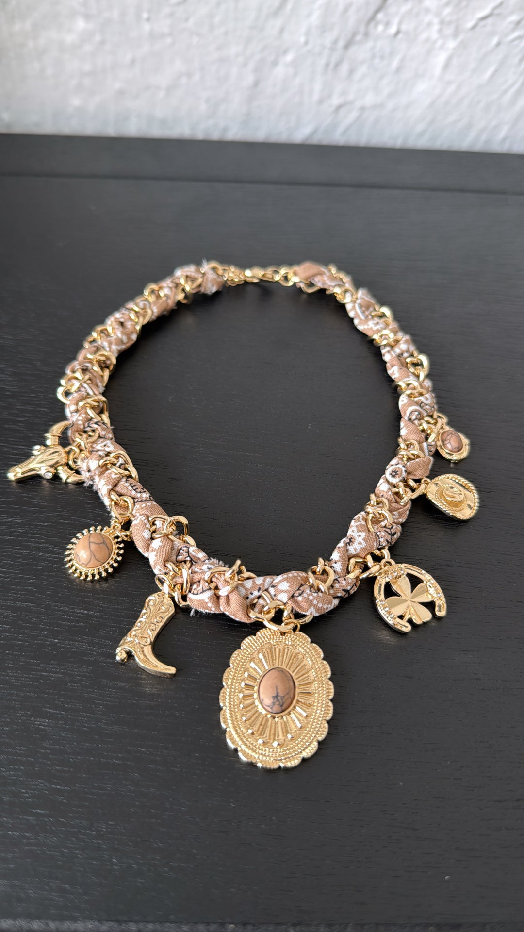 Western Charm Necklace, Beige/Gold