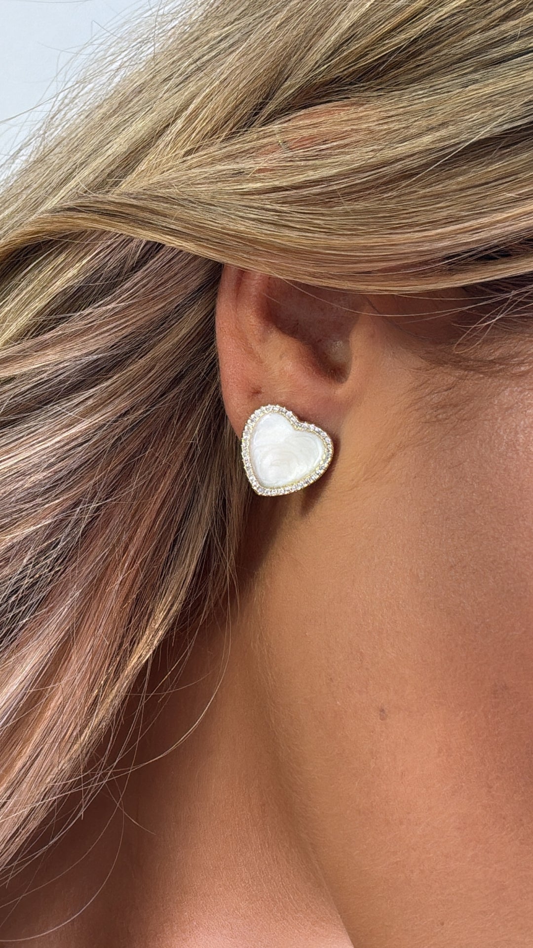 Treasure Jewels: Shimmering Heart Stud