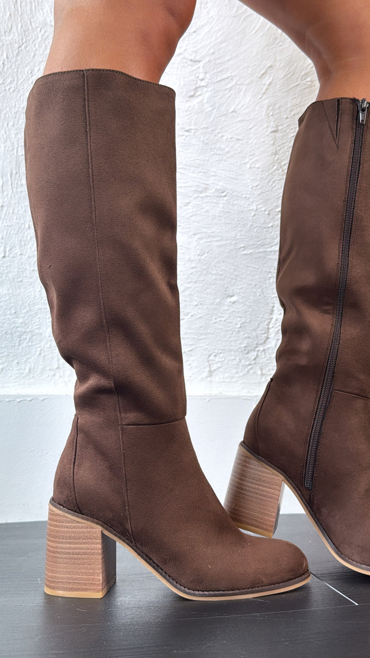 Dakota Heeled Boot, Chocolate