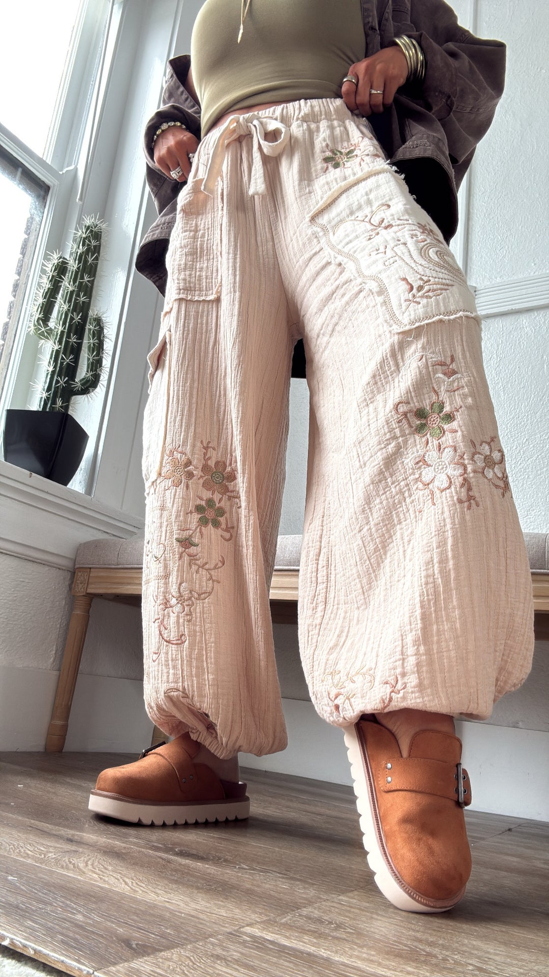 Terra Embroidered Jogger, Natural