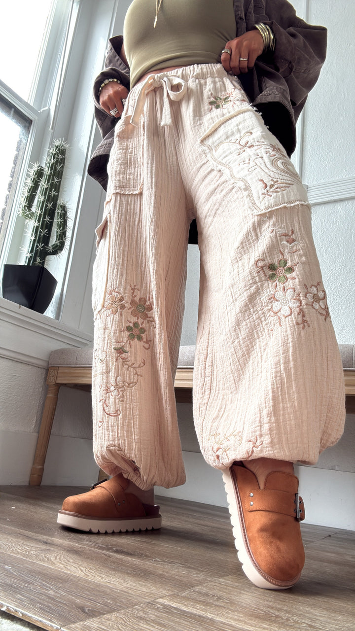 Terra Embroidered Jogger, Natural