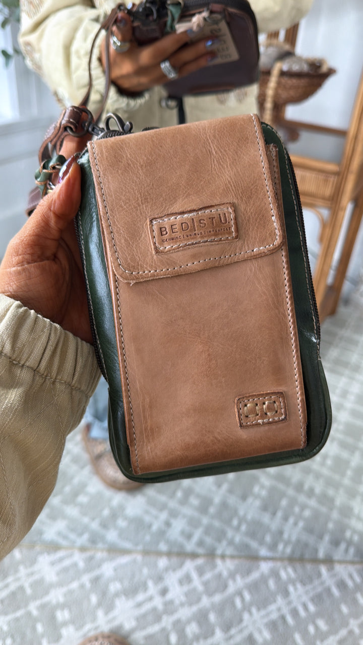 Bedstu Alelike, Duff Rustic