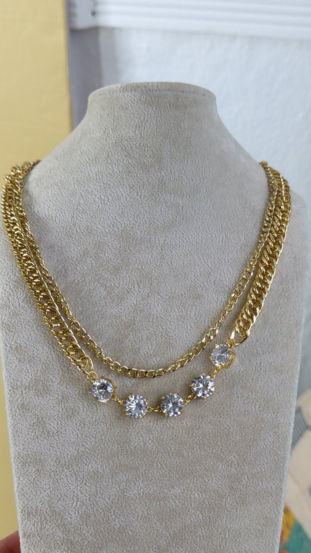 Treasure Jewels: Diamond Glow Necklace