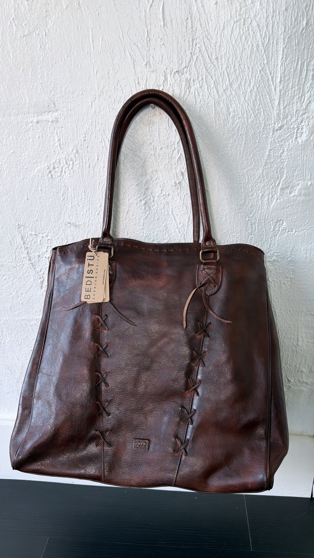 Bedstu Rebekah, Teak Dip Dye