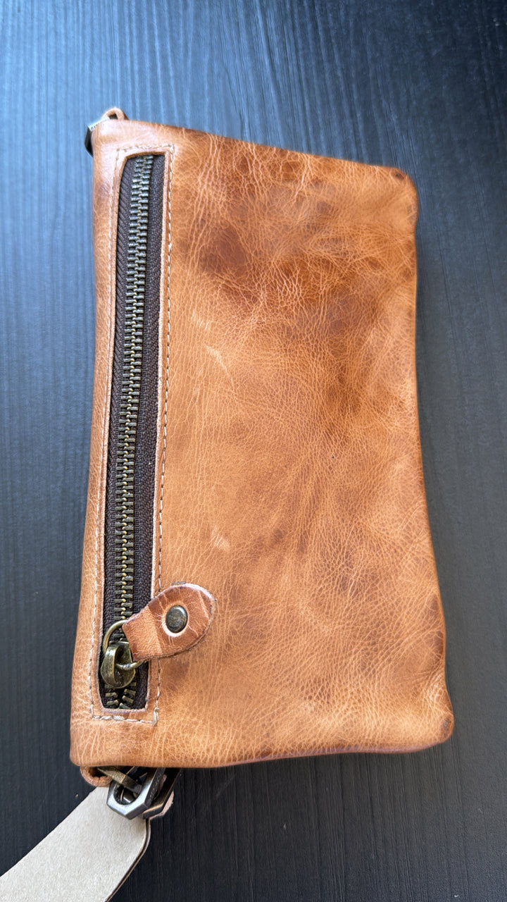 BedStu Cadence Crossbody, Tan Rustic