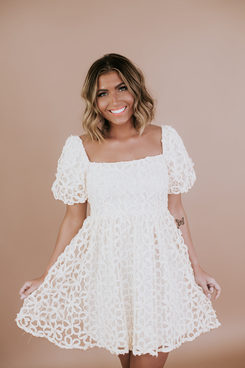 Short Sleeve Mini White Dress – Everyday Chic Boutique