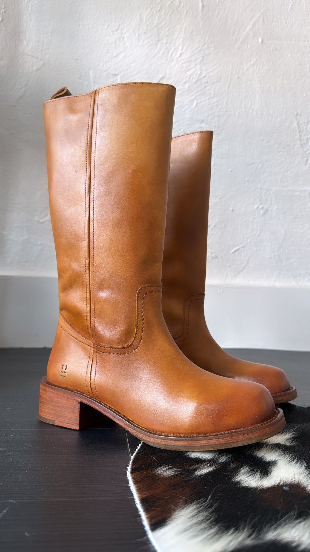 Bedstu Froe Roan, Banana Tan Distressed