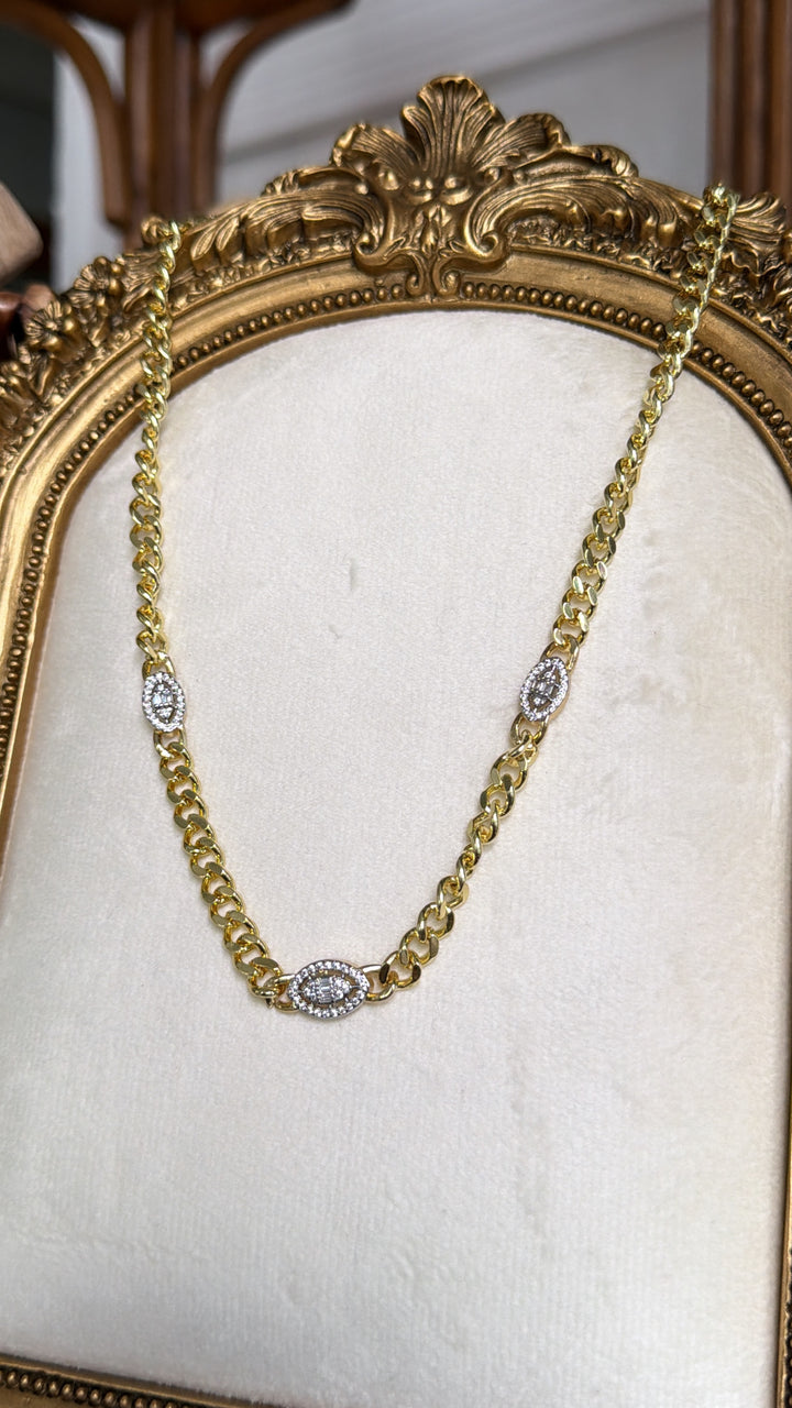 Treasure Jewels: Timeless Chic Necklace