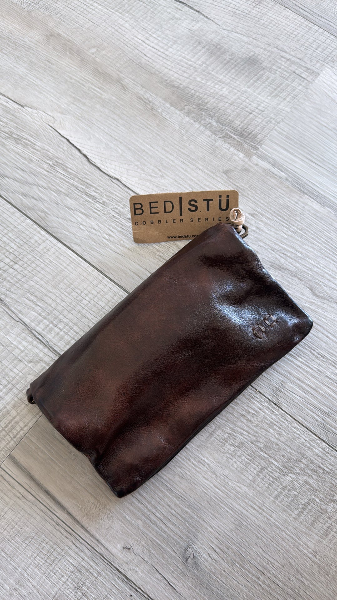 BedStu Cadence Crossbody, Teak Rustic