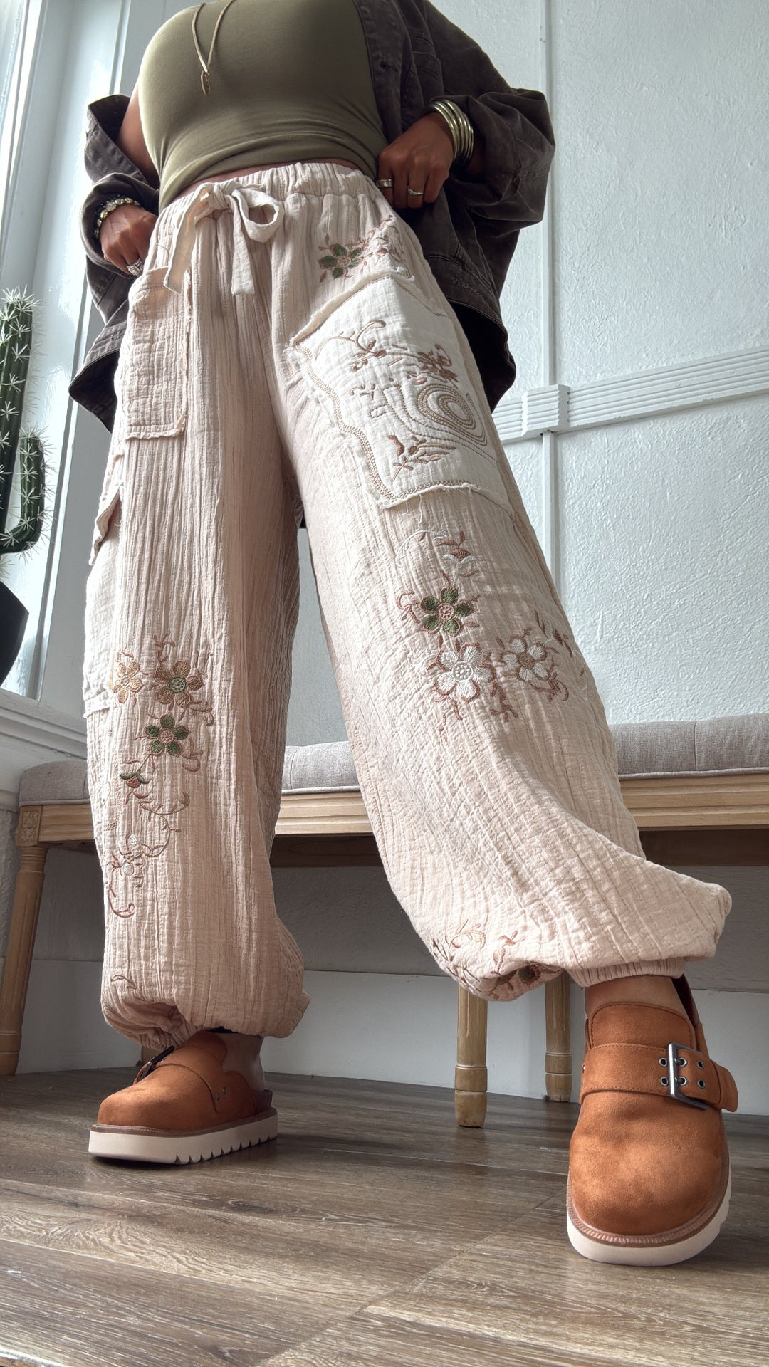 Terra Embroidered Jogger, Natural