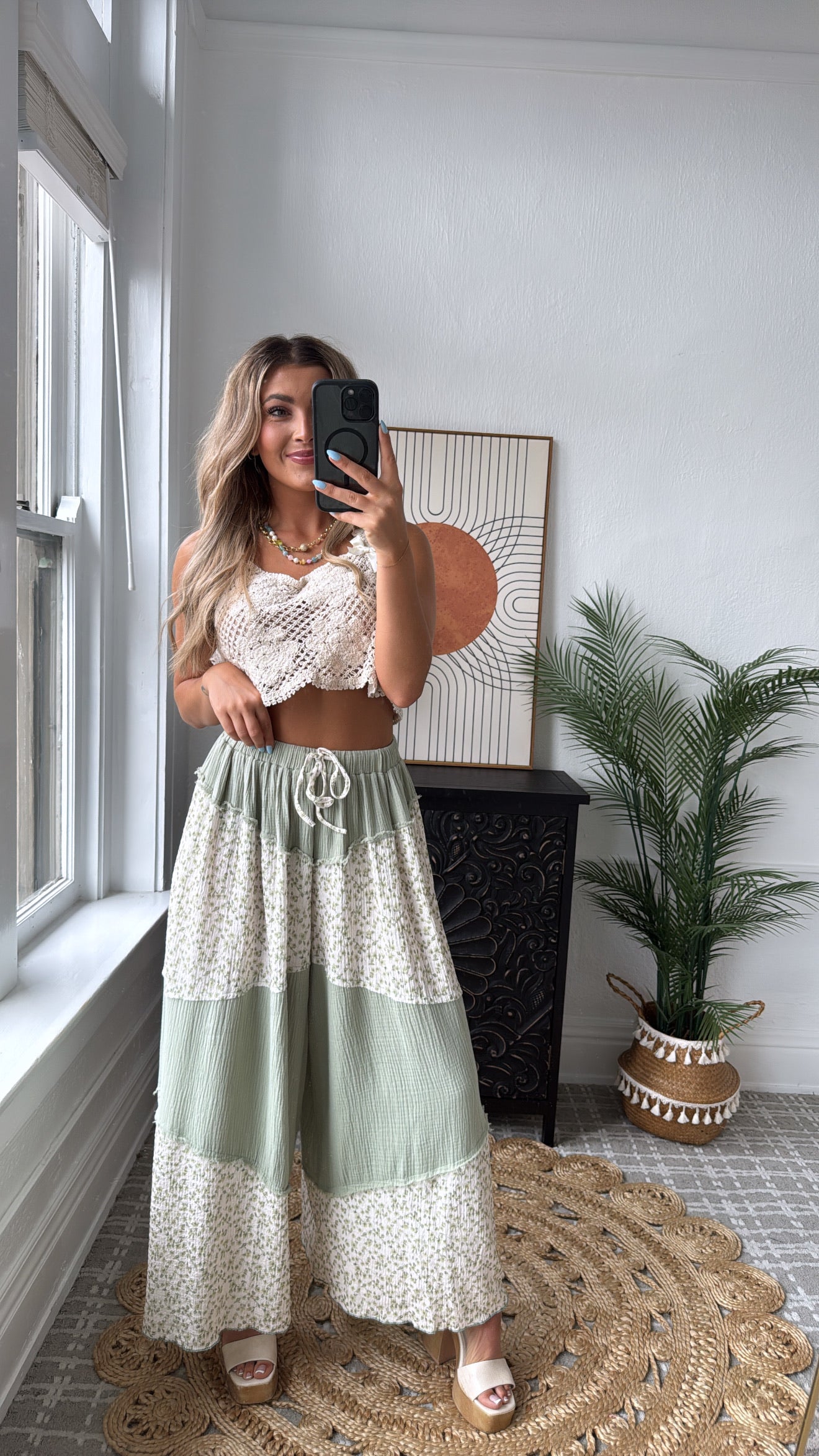 Ivy Oaks Floral Pant, Pistachio – Everyday Chic Boutique