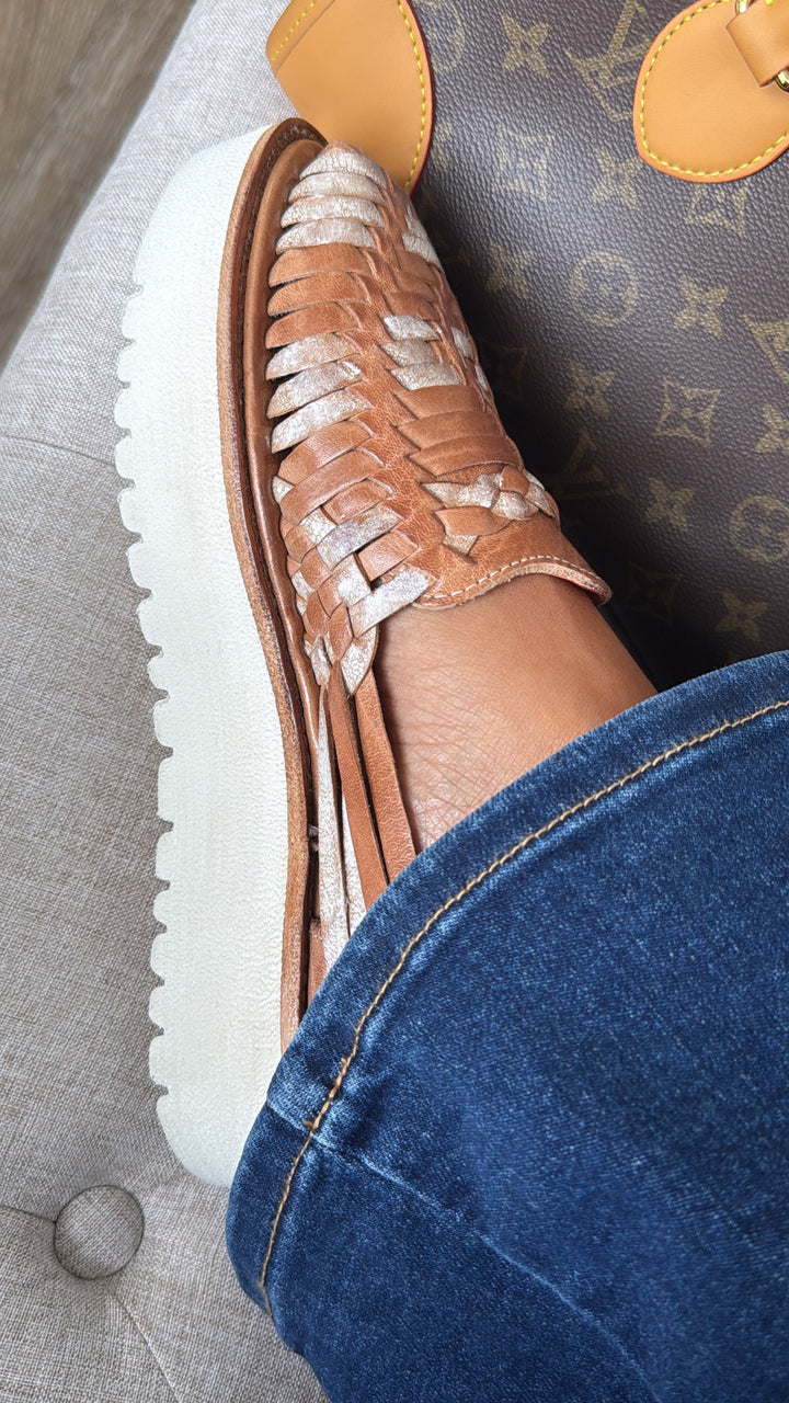 Bedstu Lizzie, Tan Rustic Nectar Lux