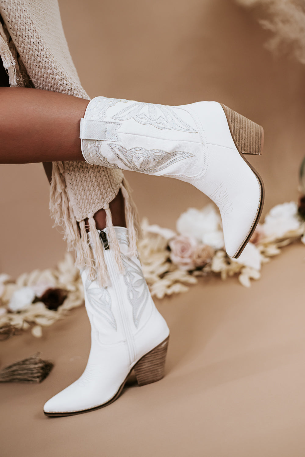 Gone Country Mckenna Boot, White – Everyday Chic Boutique