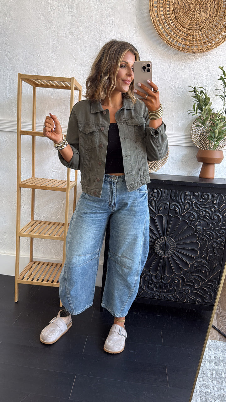 Mid Rise Barrel Jeans