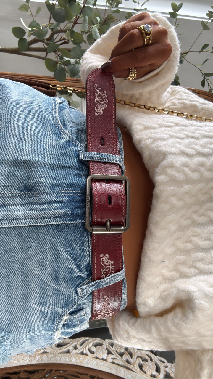 Bedstu Blaze Jb, Cherry Lacquer Rustic