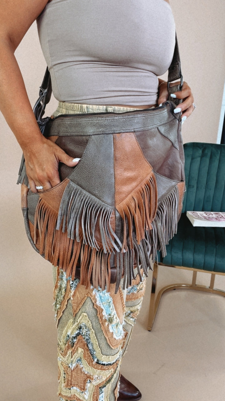 Chic Daily Companion - Versatile & Stylish Everyday Essential