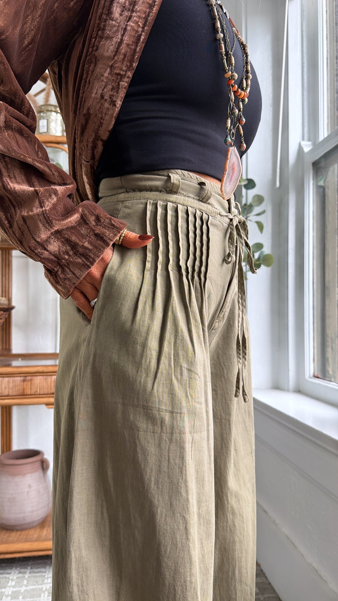 Aged Oak Wide Leg Pant, Olive